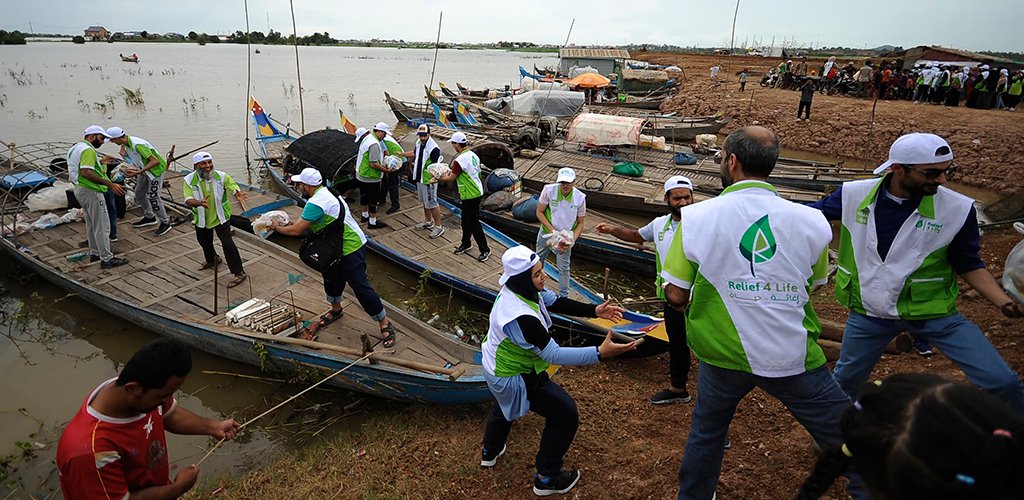 توزيع سلات غذائية