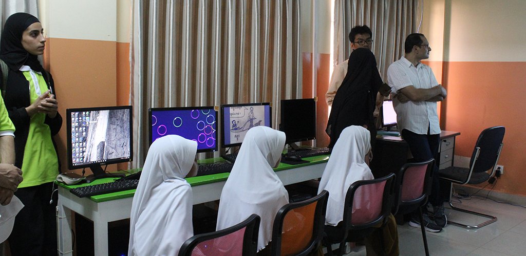 تأثيث معمل اللغات والصوتيات