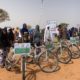 توزيع دراجات هوائية على طلاب الإعدادي والثانوي