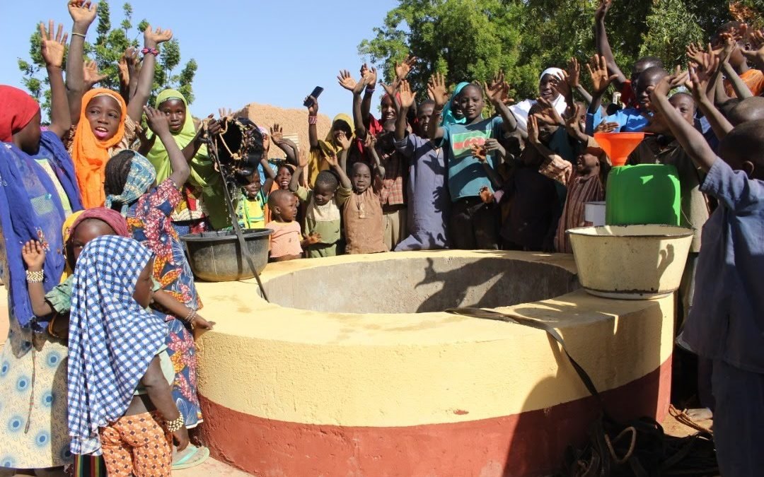 تسليم منظمة الرعاية والتنمية الاجتماعية 8 آبار كمرحلة أولى من الآبار ال21 في النيجر