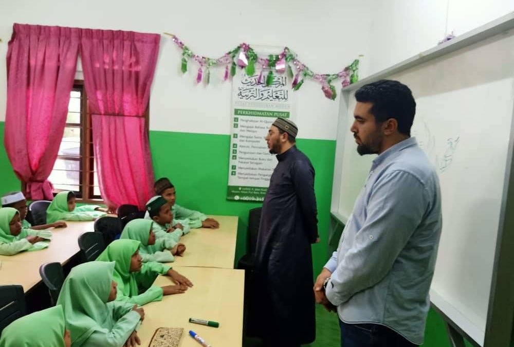 زيارة الشيخ هشام راجح بصحبة عبدالرحمن المنسي لمدرسة الروهينجا