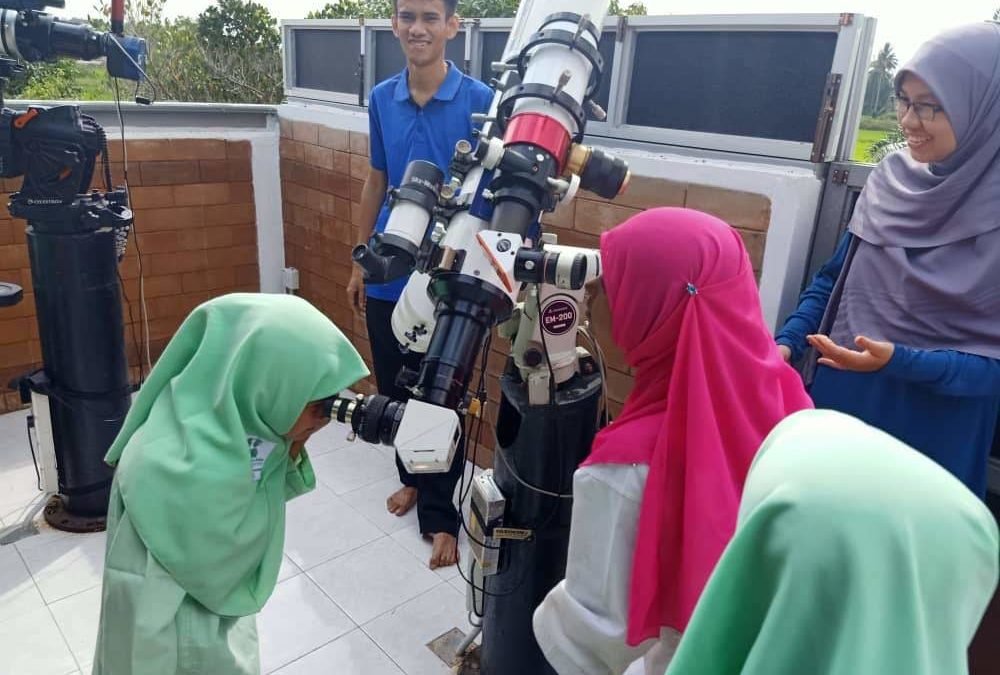 Rohingya students participate in the Scientific Conference of the Astronomical Academy of Kelantan, Malaysia